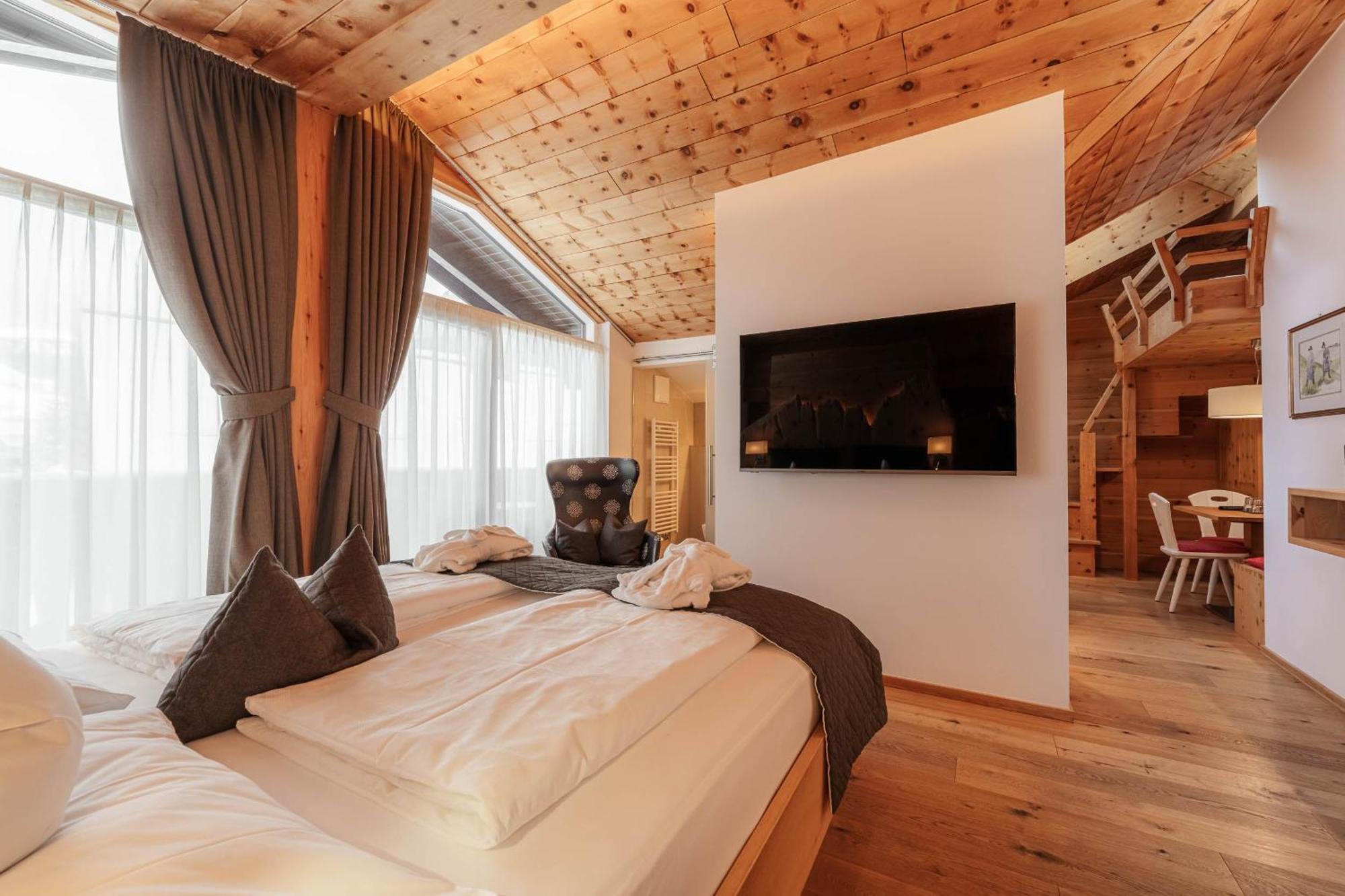 CHALET ELISABETH DOLOMITES ALPIN&CHARMe Wolkenstein in Gröden Exterior foto